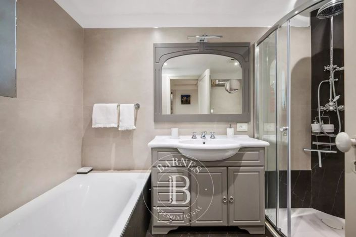 Image No.17-4 Bed Apartment for sale