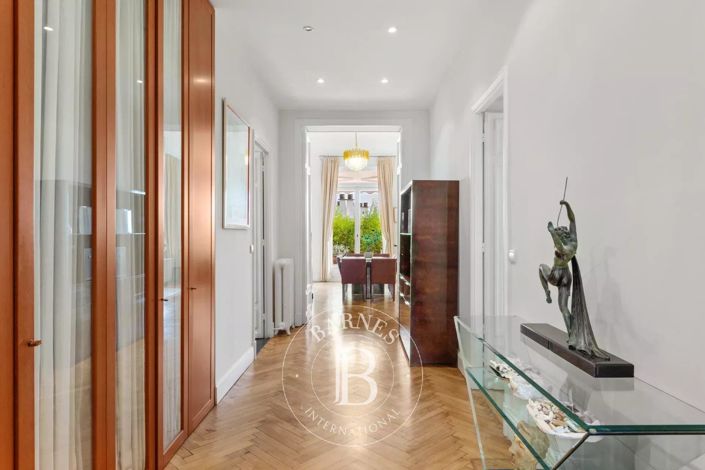 Image No.12-3 Bed Apartment for sale