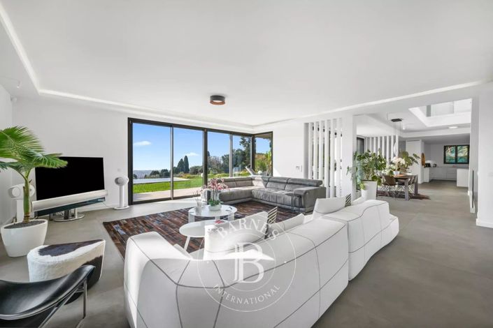 Image No.10-House for sale