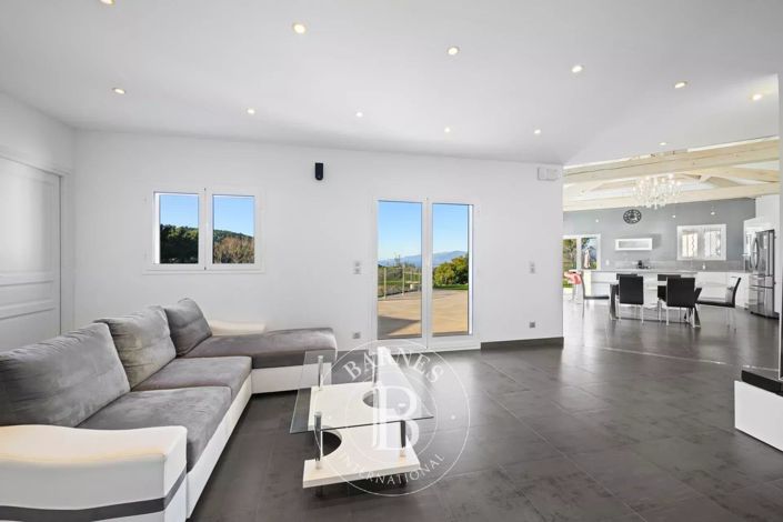 Image No.2-Maison de 4 chambres à vendre à Èze