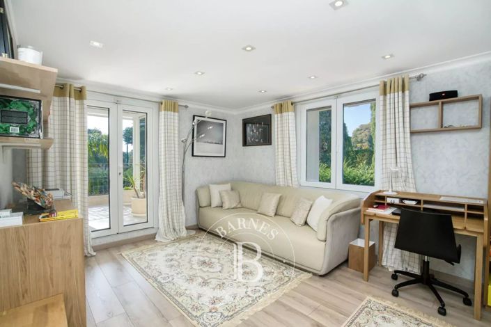 Image No.24-House for sale