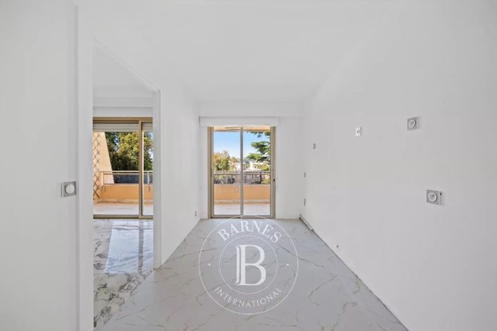 Image No.18-3 Bed Apartment for sale