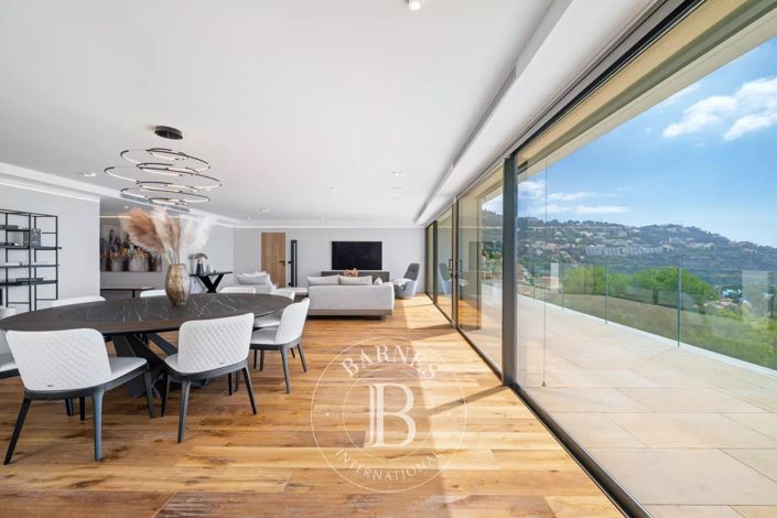 Image No.17-5 Bed Apartment for sale