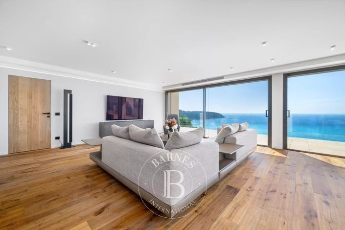 Image No.23-5 Bed Apartment for sale