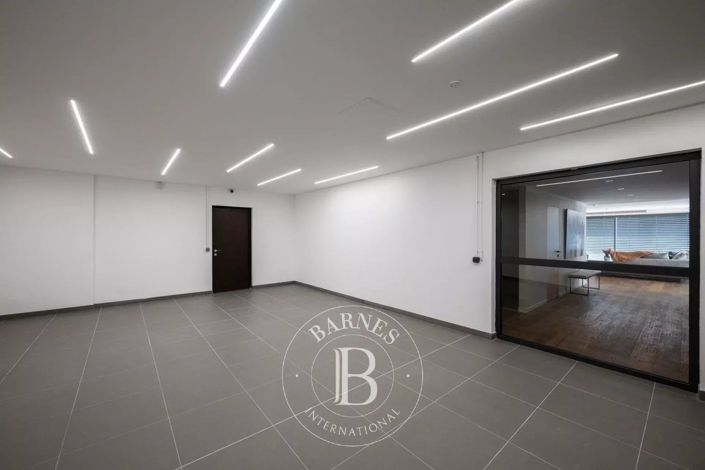 Image No.28-5 Bed Apartment for sale