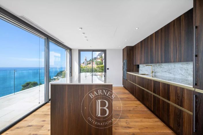 Image No.8-5 Bed Apartment for sale