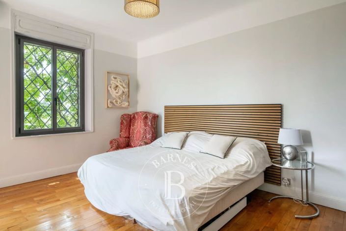 Image No.10-4 Bed House for sale