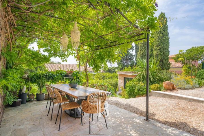 Image No.19-4 Bed House for sale