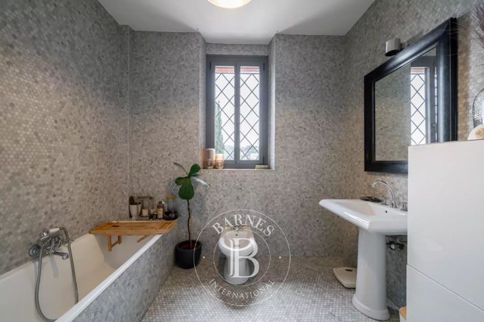 Image No.23-4 Bed House for sale