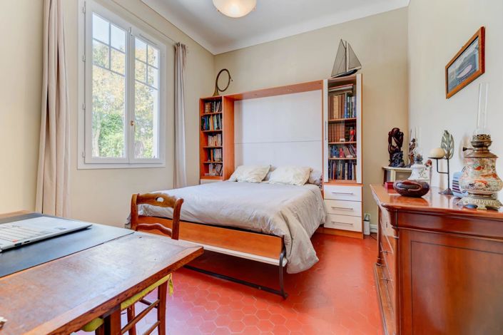 Image No.10-6 Bed House for sale