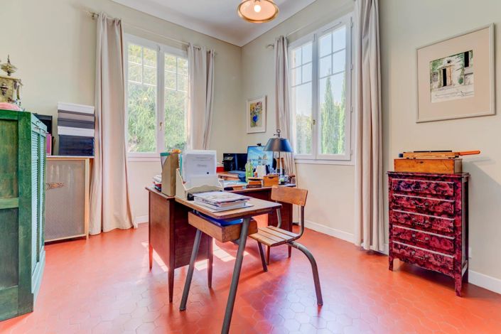 Image No.11-6 Bed House for sale