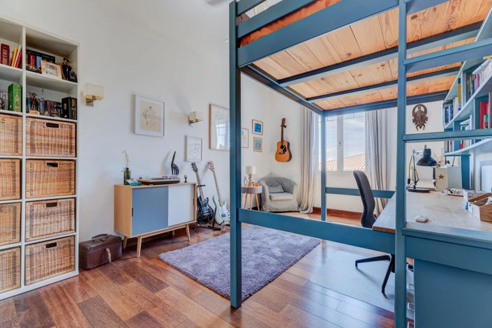 Image No.18-6 Bed House for sale