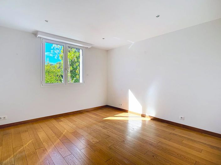 Image No.15-House for sale