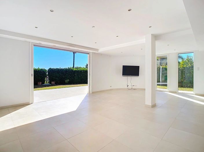 Image No.5-House for sale