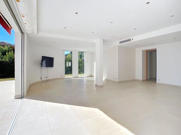 Image No.6-House for sale