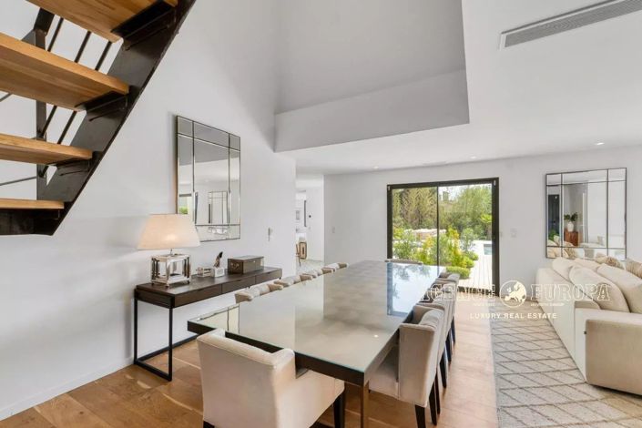 Image No.10-4 Bed House for sale