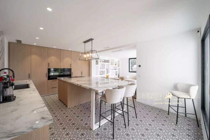 Image No.17-4 Bed House for sale