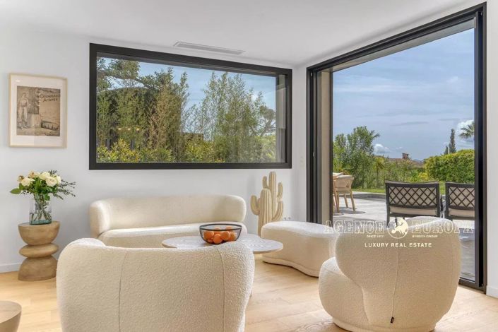 Image No.20-4 Bed House for sale