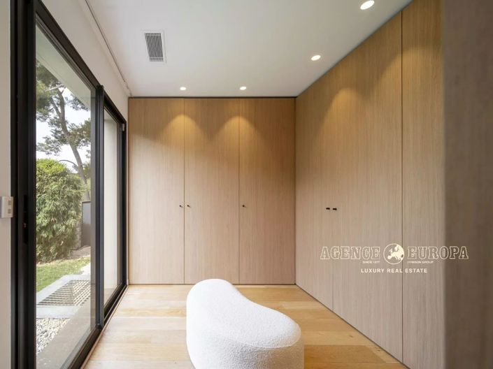 Image No.25-4 Bed House for sale