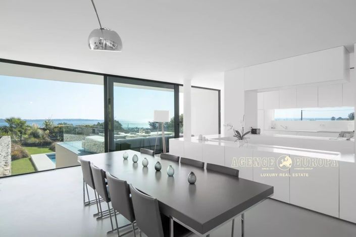 Image No.7-4 Bed House for sale