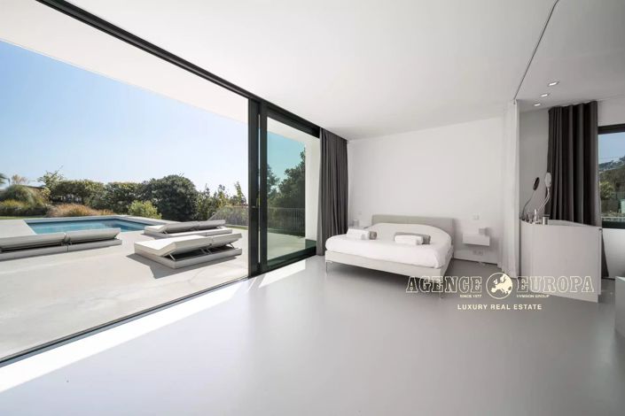 Image No.9-4 Bed House for sale