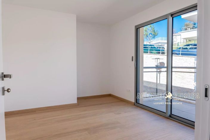 Image No.8-4 Bed Apartment for sale