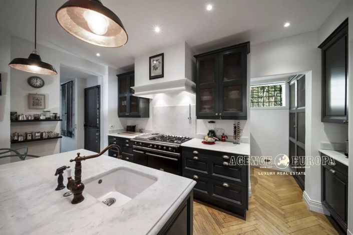 Image No.10-4 Bed House for sale