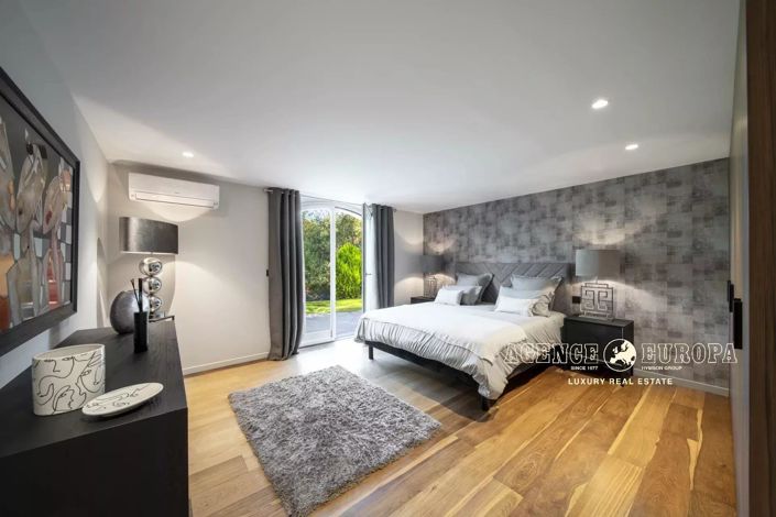 Image No.11-5 Bed House for sale