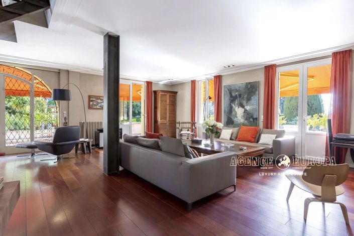 Image No.6-4 Bed House for sale