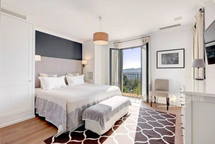 Image No.12-6 Bed House for sale