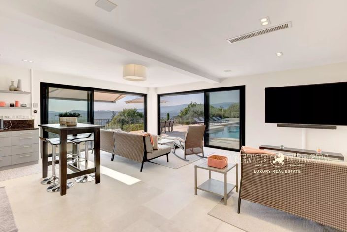 Image No.15-6 Bed House for sale