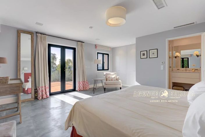 Image No.16-6 Bed House for sale