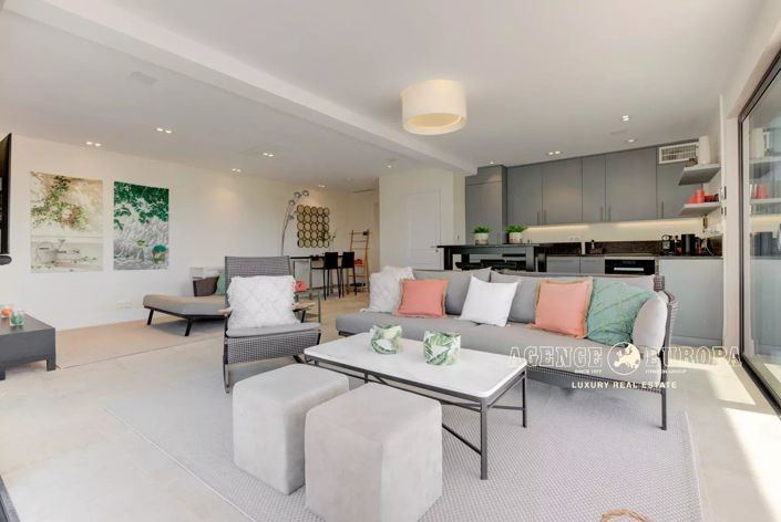 Image No.17-6 Bed House for sale