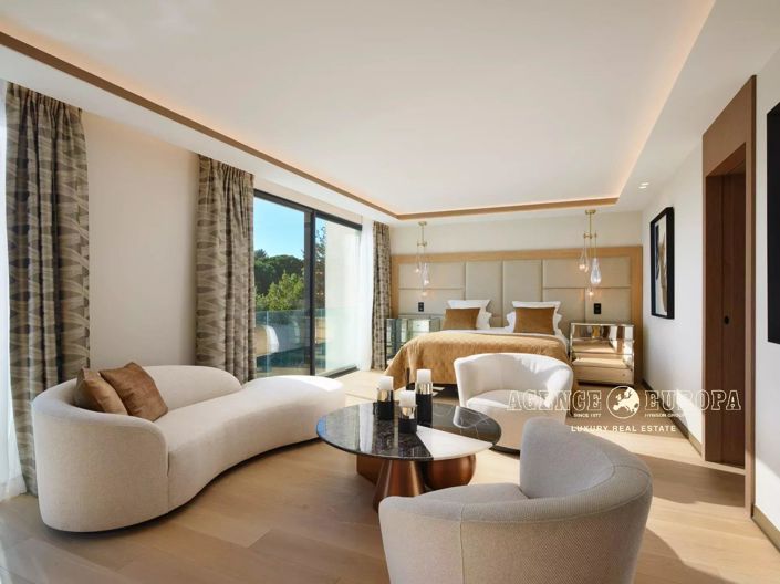 Image No.12-5 Bed House for sale