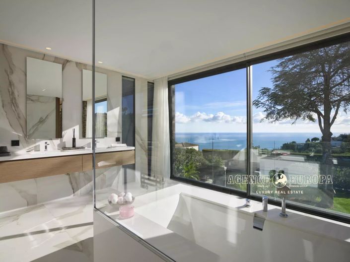 Image No.16-5 Bed House for sale