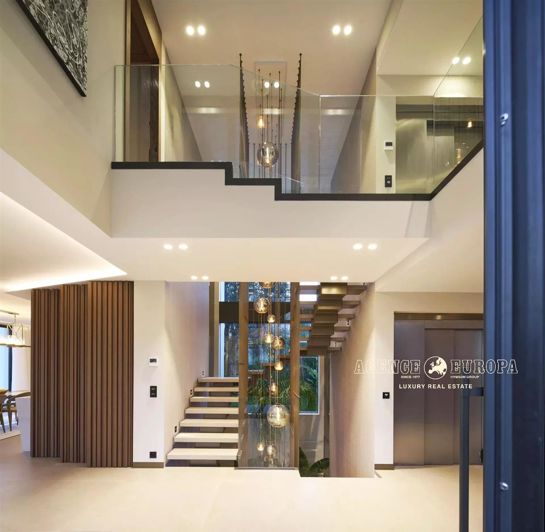 Image No.20-5 Bed House for sale