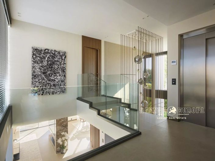 Image No.23-5 Bed House for sale