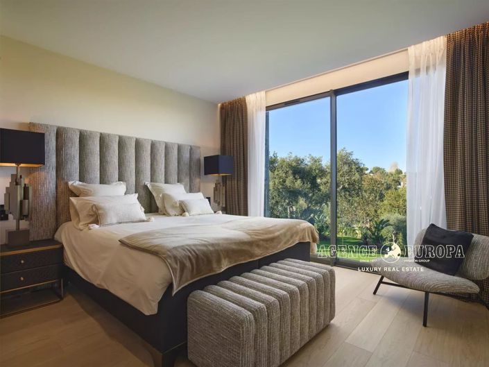 Image No.26-5 Bed House for sale