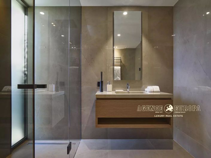 Image No.29-5 Bed House for sale