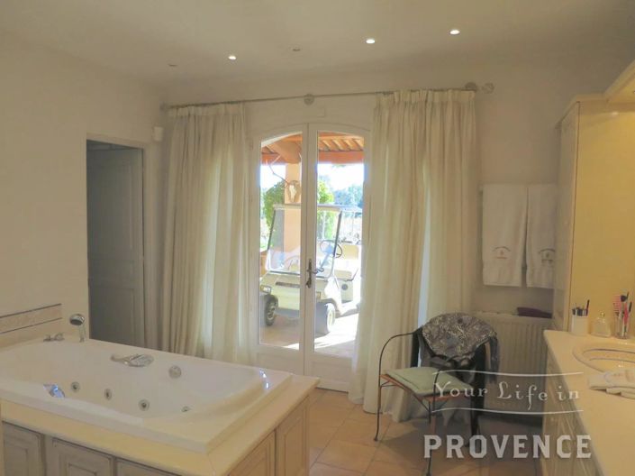 Image No.20-Maison de 11 chambres à vendre à Le Cannet-des-Maures