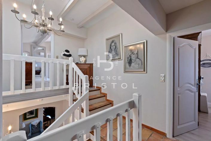 Image No.11-5 Bed House for sale