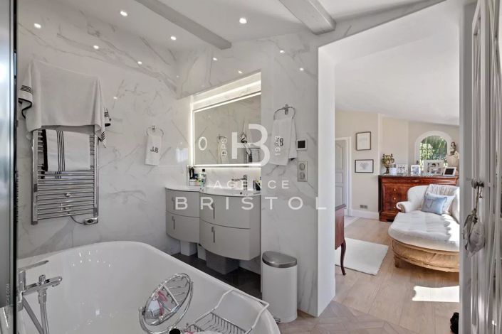 Image No.14-5 Bed House for sale