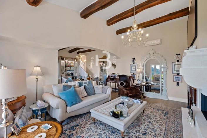 Image No.6-5 Bed House for sale