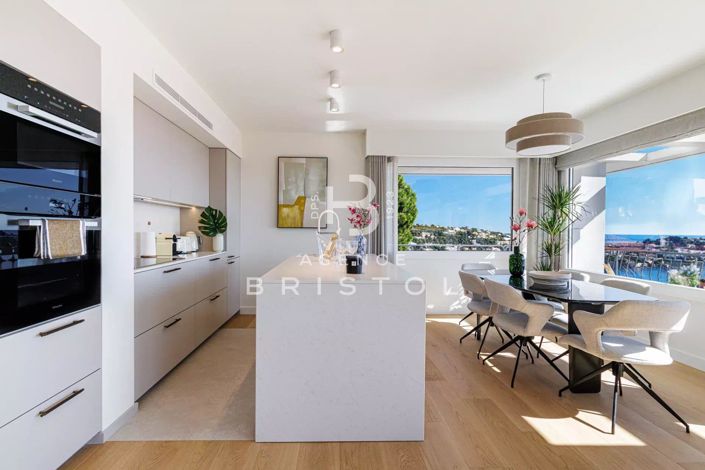 Image No.1-3 Bed Apartment for sale
