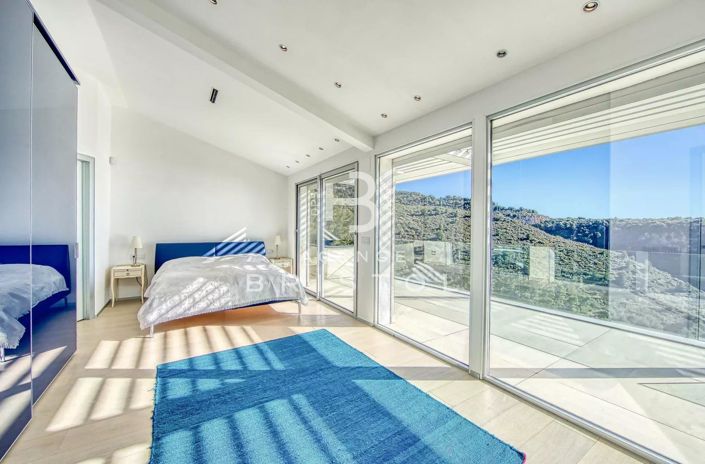 Image No.11-4 Bed House for sale