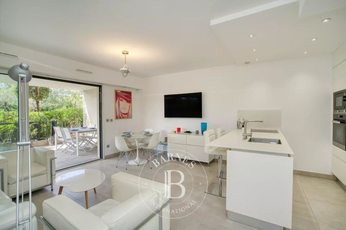 Image No.2-Appartement de 1 chambre à vendre à Saint-Tropez