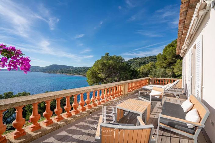 Image No.9-7 Bed House for sale