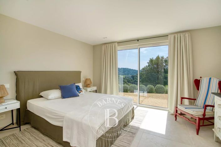 Image No.7-4 Bed House for sale