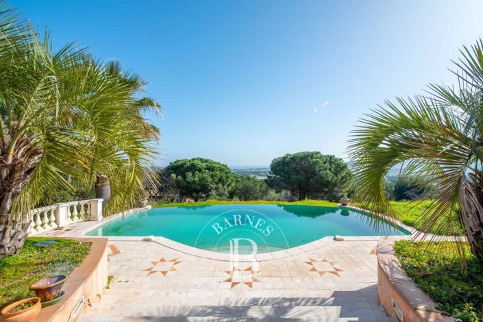 Image No.3-5 Bed House for sale