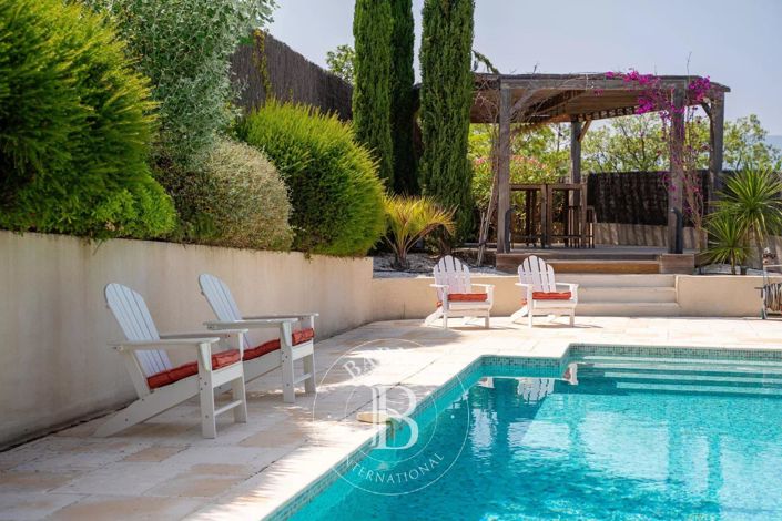 Image No.6-5 Bed House for sale